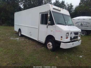  Salvage Freightliner Chassis