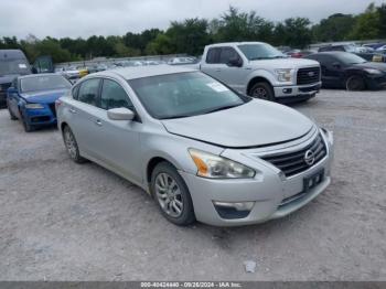  Salvage Nissan Altima