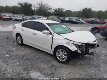  Salvage Nissan Altima