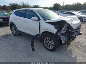  Salvage Hyundai TUCSON