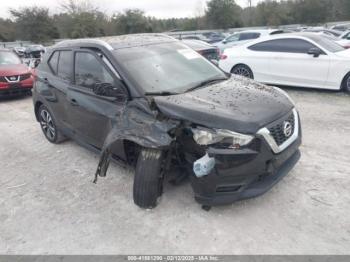  Salvage Nissan Kicks