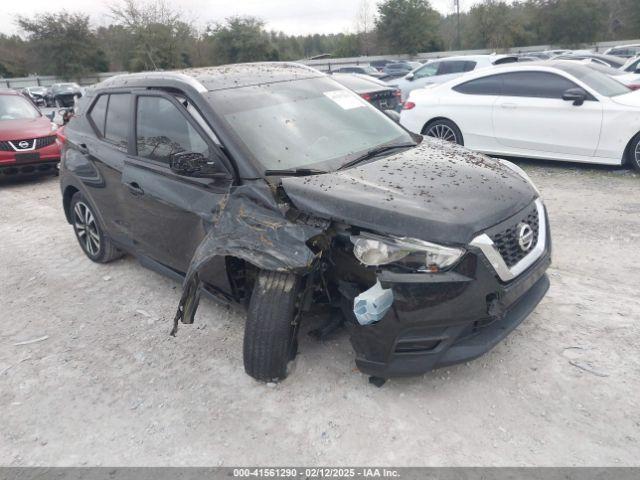  Salvage Nissan Kicks