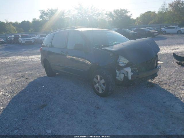  Salvage Toyota Sienna