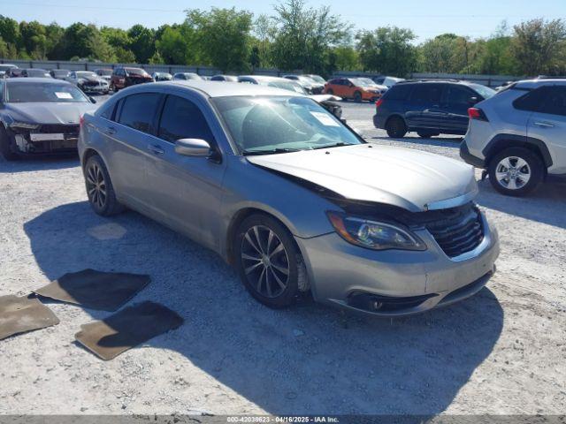  Salvage Chrysler 200