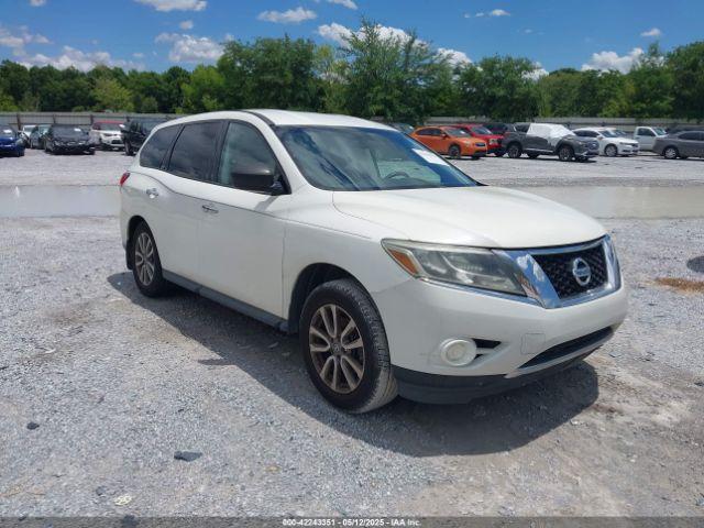  Salvage Nissan Pathfinder