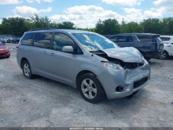  Salvage Toyota Sienna