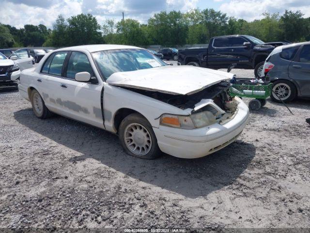 Salvage Ford Crown Victoria