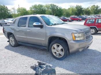 Salvage Chevrolet Avalanche 1500