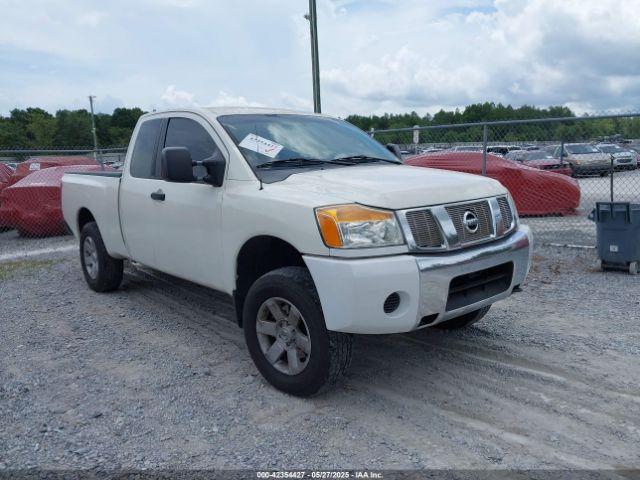  Salvage Nissan Titan