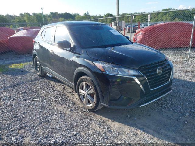  Salvage Nissan Kicks