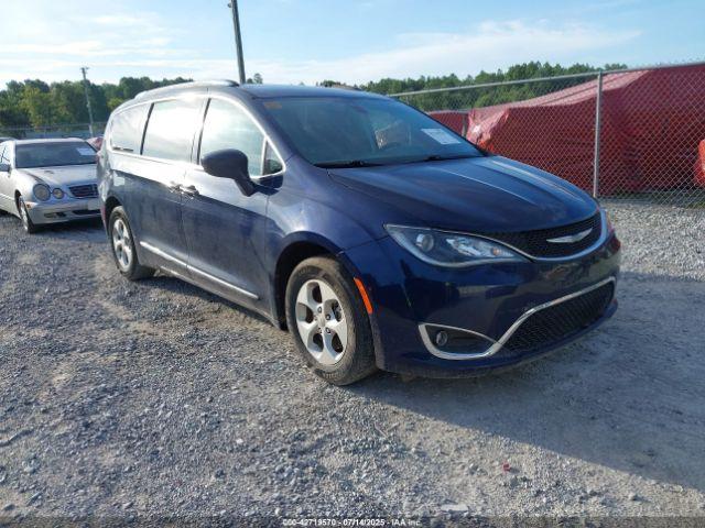  Salvage Chrysler Pacifica