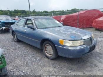  Salvage Lincoln Towncar