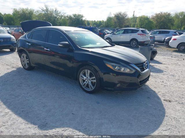  Salvage Nissan Altima