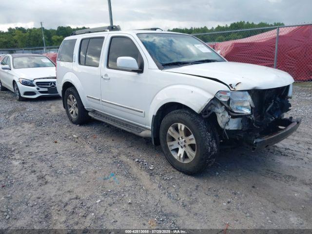  Salvage Nissan Pathfinder