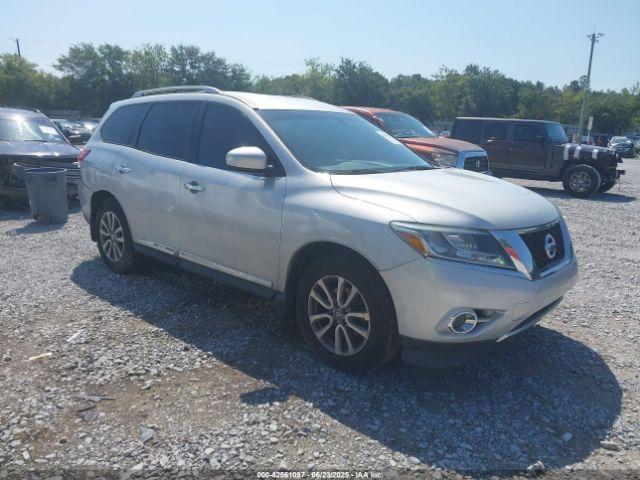  Salvage Nissan Pathfinder