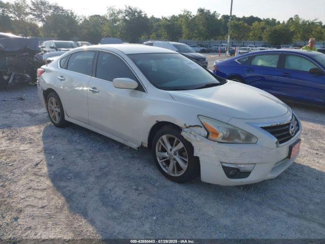  Salvage Nissan Altima