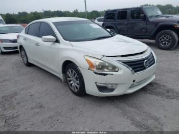  Salvage Nissan Altima