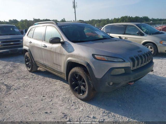  Salvage Jeep Cherokee