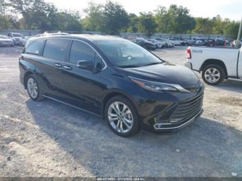  Salvage Toyota Sienna