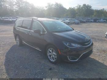  Salvage Chrysler Pacifica