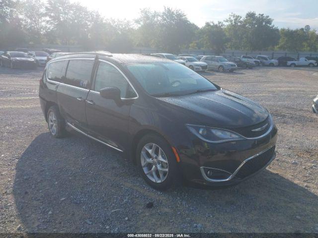  Salvage Chrysler Pacifica
