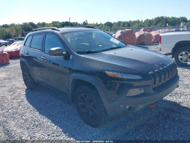  Salvage Jeep Cherokee
