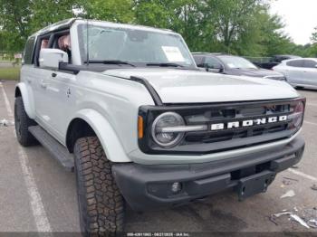  Salvage Ford Bronco