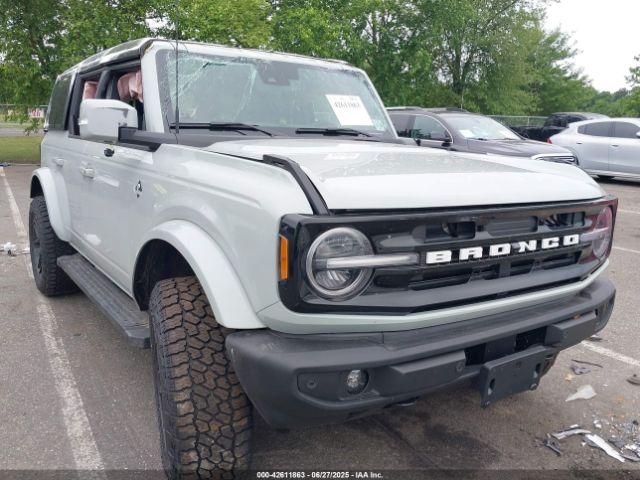  Salvage Ford Bronco