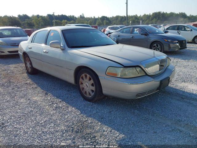  Salvage Lincoln Towncar