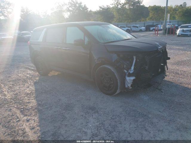  Salvage Kia Carnival