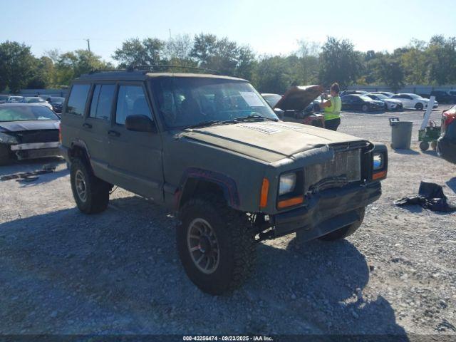  Salvage Jeep Cherokee