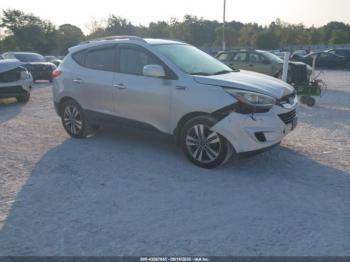  Salvage Hyundai TUCSON