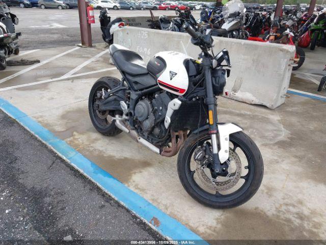  Salvage Triumph Motorcycle Trident 660