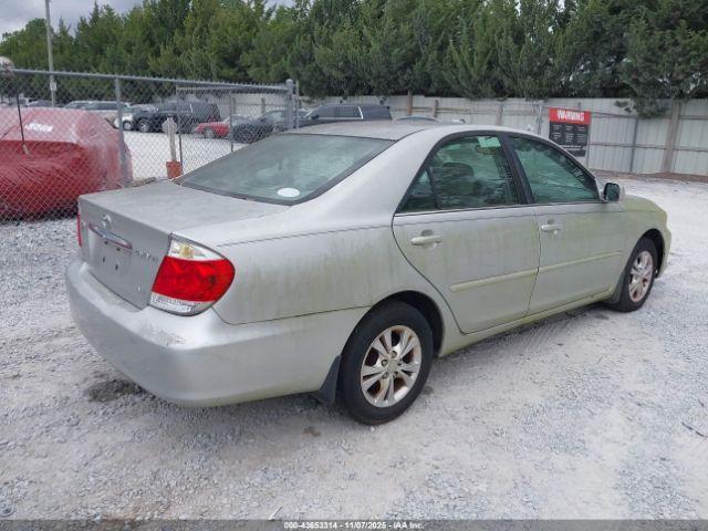 Toyota Camry Le V6 Image 4