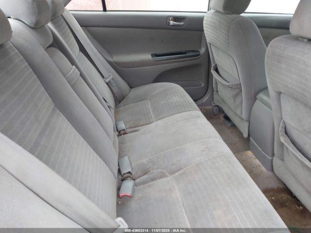 Toyota Camry Le V6 Image 11