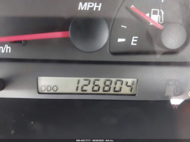 Toyota Camry Le Image 4