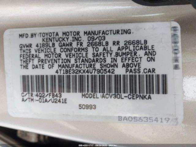 Toyota Camry Le Image 8