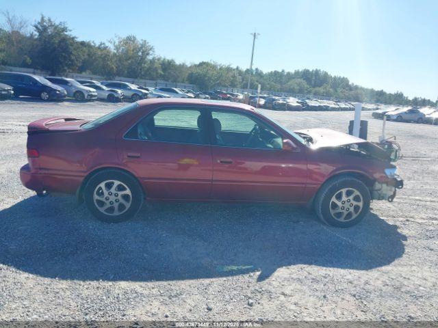 Toyota Camry Xle V6 Image 6