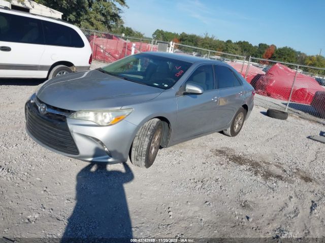 Toyota Camry Le Image 7
