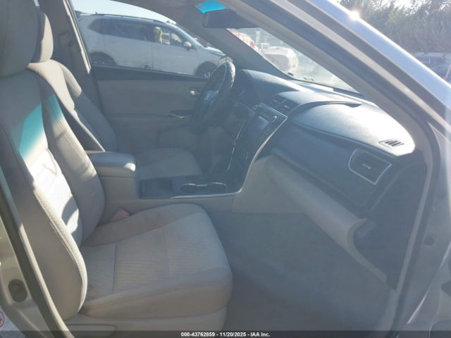 Toyota Camry Le Image 14