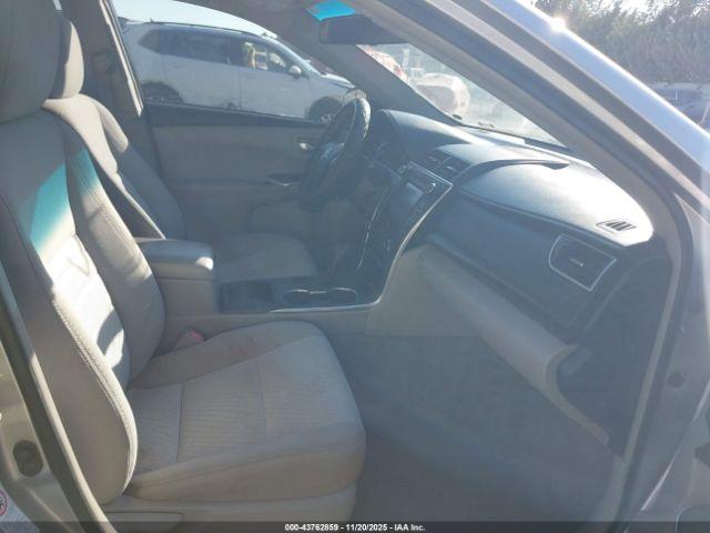 Toyota Camry Le Image 14