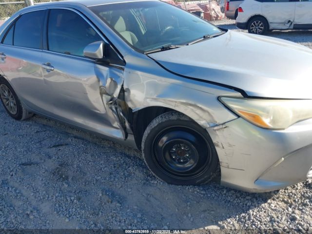 Toyota Camry Le Image 2