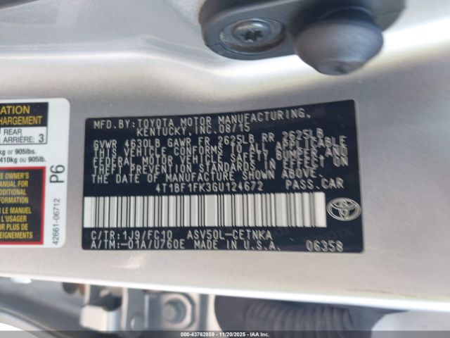 Toyota Camry Le Image 17