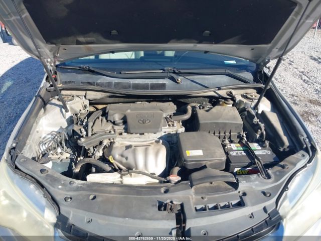 Toyota Camry Le Image 5