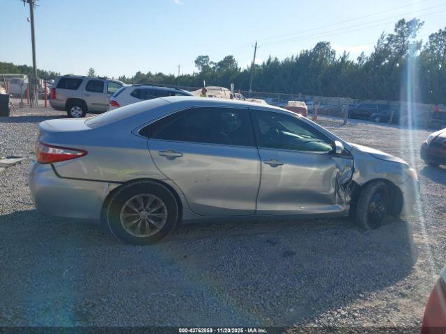 Toyota Camry Le Image 15