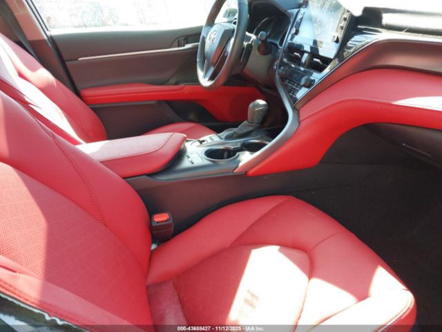 Toyota Camry Xse Hybrid Image 5