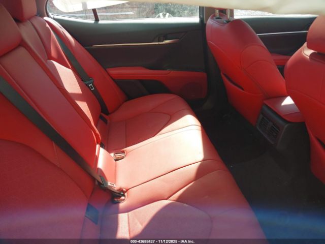 Toyota Camry Xse Hybrid Image 12