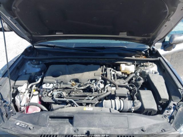 Toyota Camry Xse Hybrid Image 15