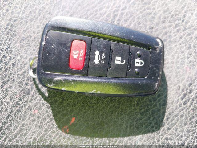 Toyota Camry Xse Hybrid Image 13