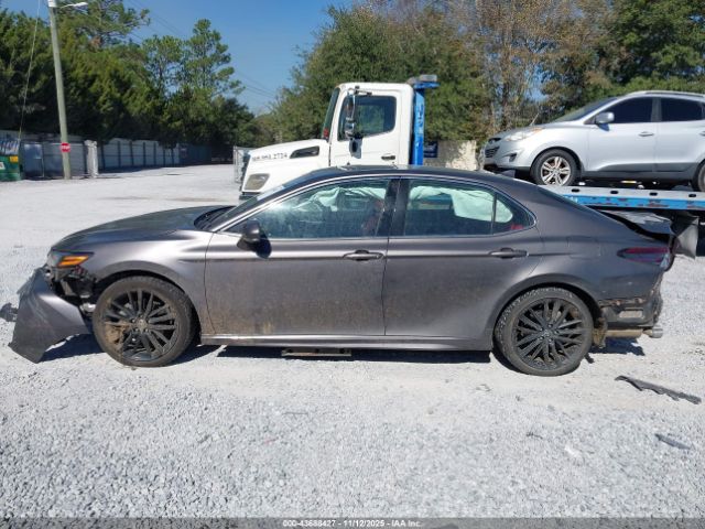 Toyota Camry Xse Hybrid Image 14